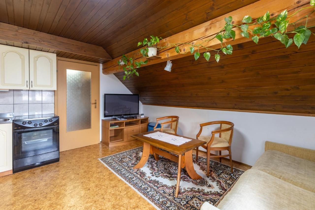 Apartments Darinka Mencinger بوينج المظهر الخارجي الصورة