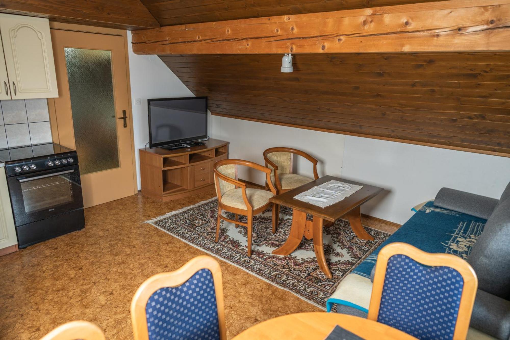 Apartments Darinka Mencinger بوينج المظهر الخارجي الصورة